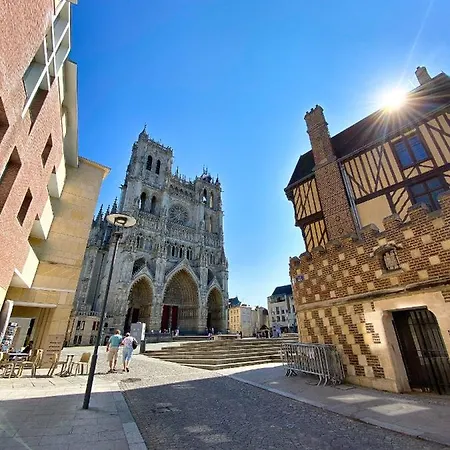 The One, White House Amiens Henriville * 아미앵